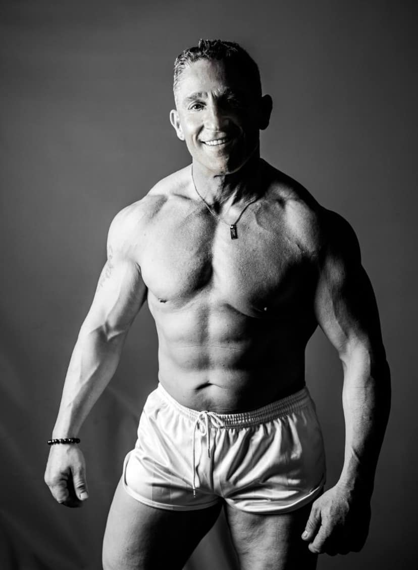 Portrait du stripteaseur Angelo